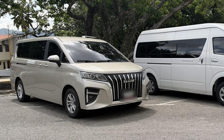 BAW M7 y van Fotón de Taxi Venezuela VIP para envío de encomiendas
